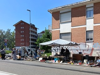 Il mercatino di via Carcano