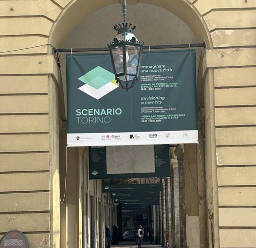 La mostra è ospitata presso Urban Lab