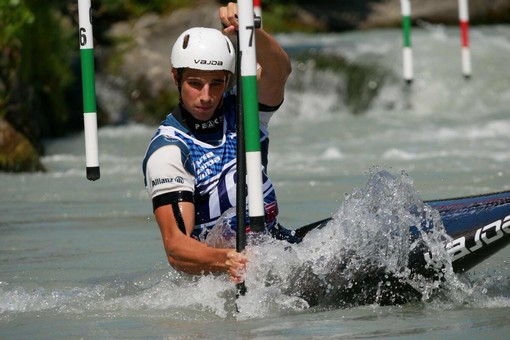 Sulle acque della Dora Baltea torna lo spettacolo della canoa