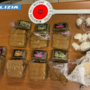 Cocaina e hashish nascosti tra i fazzoletti e il vino, due arresti all’ex Manifattura Tabacchi [VIDEO]