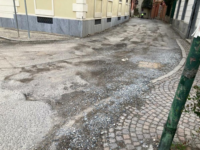 Si riasfalta strada dei Ronchi