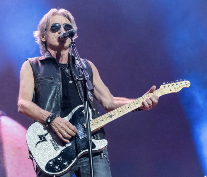 Ligabue questa sera a Torino per il tour di Certe Notti: "Salire sul palco dà senso a questo mestiere" Ligabue questa sera a Torino per il tour di Certe Notti: "Salire sul palco dà senso a questo mestiere"