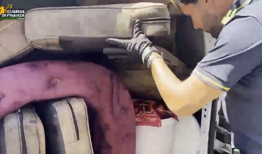 Bloccata la "via dello shisha": stroncato a Torino giro d'affari da 40mila euro [VIDEO]