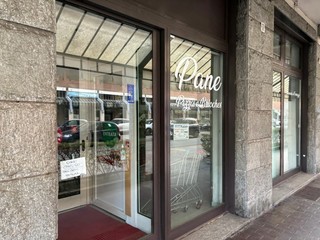 Si abbassa un'altra serranda per il commercio di vicinato torinese