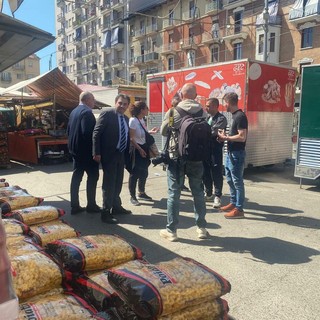 Il sopralluogo della Circoscrizione 5 al mercato Il sopralluogo della Circoscrizione 5 al mercato