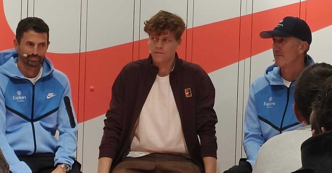 Sinner ospite al Nike Store: si scalda l'atmosfera verso le Atp Finals Sinner ospite al Nike Store: si scalda l'atmosfera verso le Atp Finals