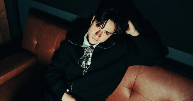 Sanremo 2026, Leo Gassmann e Francesco Renga cantano in torinese: i loro brani firmati da Mizar [INTERVISTA]