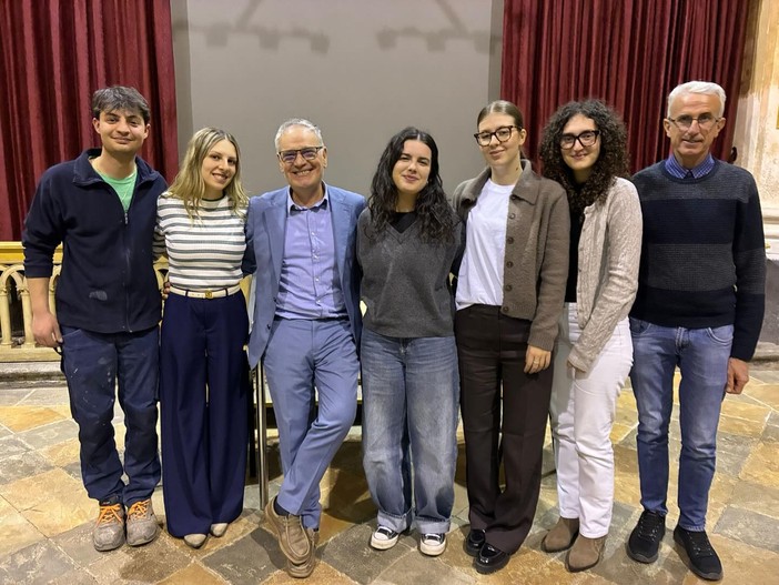 Da sinistra Alessandro Priolo, Michela Rosso, Loris Ferrero, Alessia Raso, Samantha Saluzzo, Marta Cappa e Claudio Scalerandi