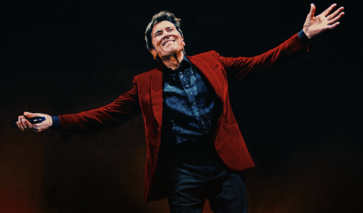 Gianni Morandi a Torino: la tappa del tour C'era un ragazzo all'Inalpi Arena