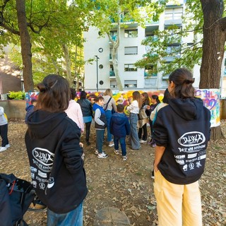 L'intervento artistico sui muri della scuola Antonelli L'intervento artistico sui muri della scuola Antonelli