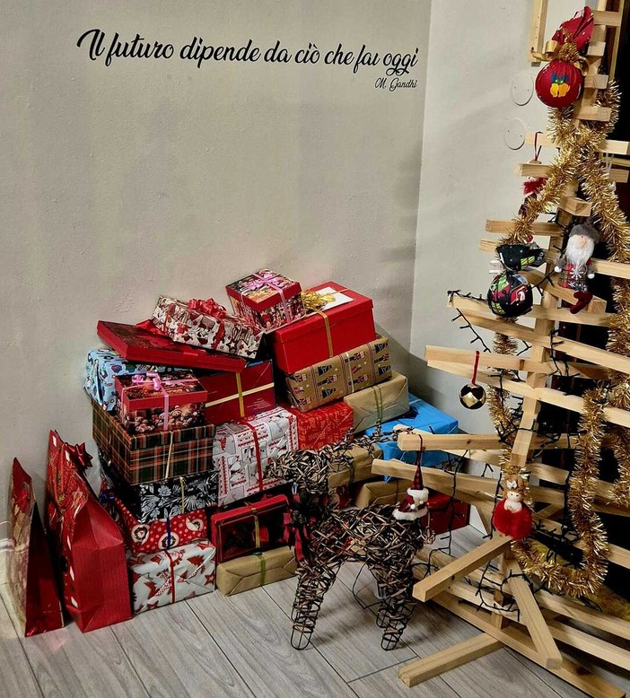 Le Scatole di Natale dell’associazione Socratè Le Scatole di Natale dell’associazione Socratè