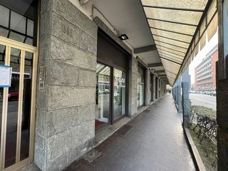 Si abbassa un'altra serranda per il commercio di vicinato torinese