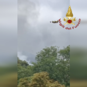 Incendi boschivi: continuano le azioni di contrasto dei vigili del fuoco nel Torinese Incendi boschivi: continuano le azioni di contrasto dei vigili del fuoco nel Torinese