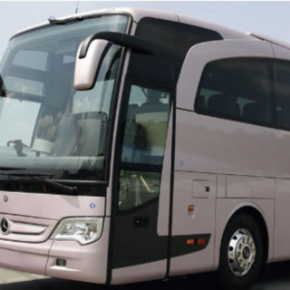 Noleggio autobus con autista: una soluzione per i gruppi