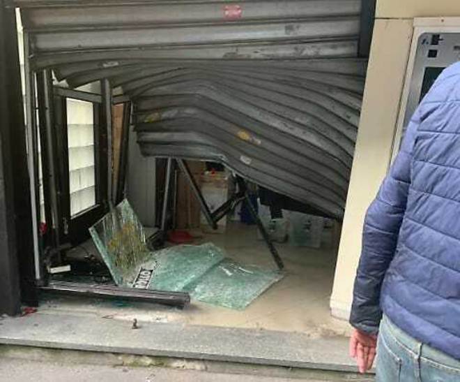 Una spaccata in via Plava