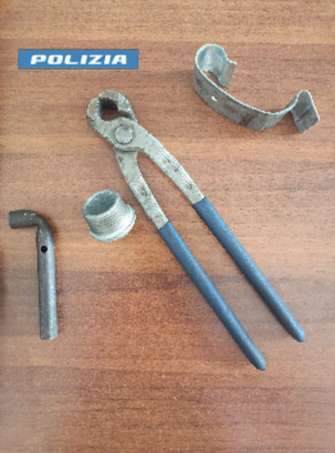 Tenta di entrare in un palazzo: a Borgo Vittoria 31enne portoghese in manette Tenta di entrare in un palazzo: a Borgo Vittoria 31enne portoghese in manette