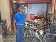 Salvatore La Terra chiude la storica ciclofficina dopo 39 anni Salvatore La Terra chiude la storica ciclofficina dopo 39 anni