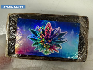 Droga in auto e contanti: tre giovani bloccati dalla Polizia