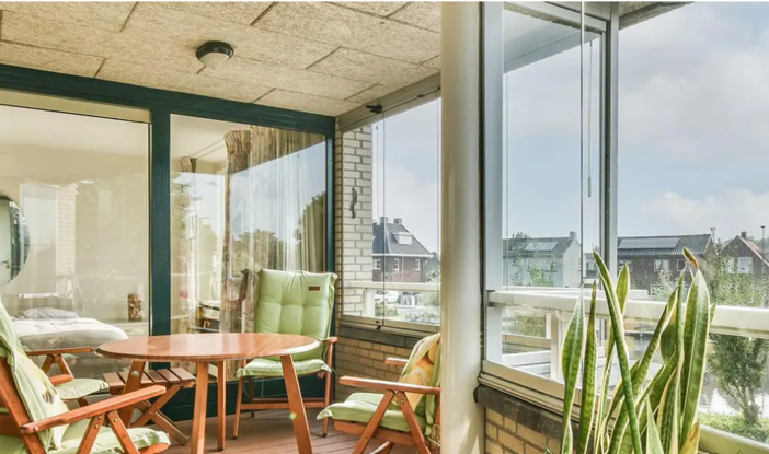 Trasformare il balcone in veranda: la soluzione in alluminio conquista i torinesi Trasformare il balcone in veranda: la soluzione in alluminio conquista i torinesi