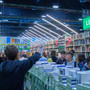 Immagine degli studenti che affollano il Salone Immagine degli studenti che affollano il Salone