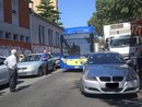 Sosta selvaggia al mercato di Santa Rita: autobus in colonna e cittadini infuriati