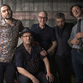 All'Hiroshima, Bunna e Syl sul palco con i The Bluebeaters per il concerto di Raggiungere ODV All'Hiroshima, Bunna e Syl sul palco con i The Bluebeaters per il concerto di Raggiungere ODV