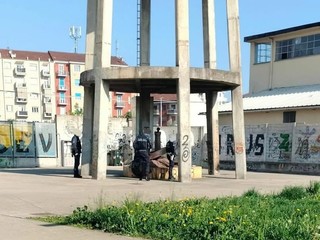 L'intervento della polizia locale al Peccei