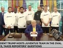 Le domande (imbarazzanti) di Trump ai giocatori della Juventus: "Avete donne in squadra?" Le domande (imbarazzanti) di Trump ai giocatori della Juventus: "Avete donne in squadra?"