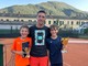 Alessandro Riba con due giovani tennisti Alessandro Riba con due giovani tennisti