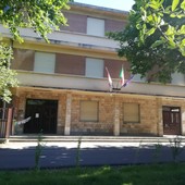 Il polo scolastico, visto da viale Dante