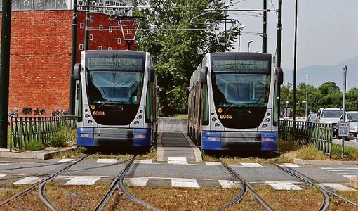 Dopo un anno di disagi, entro fine estate il tram 4 torna a fare capolinea a Falchera Dopo un anno di disagi, entro fine estate il tram 4 torna a fare capolinea a Falchera