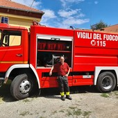 L’ultimo saluto in caserma: così i vigili del fuoco rendono omaggio a Cristiano Magnano L’ultimo saluto in caserma: così i vigili del fuoco rendono omaggio a Cristiano Magnano