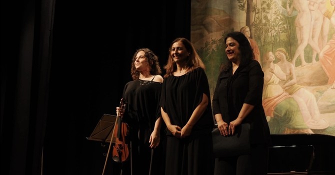 Laura Lanfranchi, Cecilia Bacci e Sara Musso sul palco