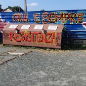 Piazza Baldissera, degrado per le lapidi dei partigiani. Fissolo (Moderati): "Riqualifichiamole"