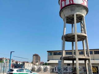 L'intervento della polizia locale al Peccei