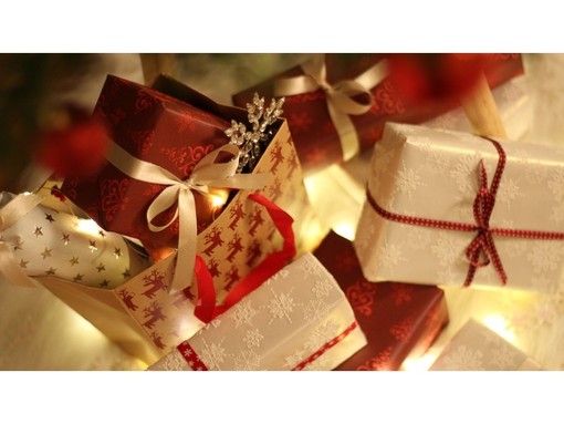 Idee regalo per Natale: dalla buona tavola ai weekend, 7 proposte per sorprendere Idee regalo per Natale: dalla buona tavola ai weekend, 7 proposte per sorprendere