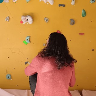 Tre amanti dell’arrampicata dietro l’inaugurazione della ‘palestrina’ di Torre Pellice