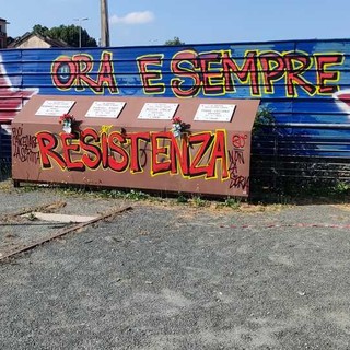 Piazza Baldissera, degrado per le lapidi dei partigiani. Fissolo (Moderati): "Riqualifichiamole" Piazza Baldissera, degrado per le lapidi dei partigiani. Fissolo (Moderati): "Riqualifichiamole"