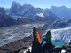 Lisa Bellion sulla cima del Gokyo Ri