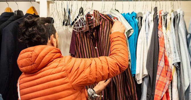 "Non lasciateci in mutande": lo spettacolo che si paga ...con la biancheria intima