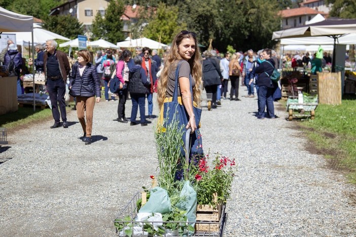 Al Castello di Masino, torna la "Tre Giorni per il Giardino" Al Castello di Masino, torna la "Tre Giorni per il Giardino"