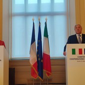 Italia-Francia, Tajani prova a sbloccare l'assedio di Torino: &quot;Traforo del Monte Bianco aperto a Natale&quot;