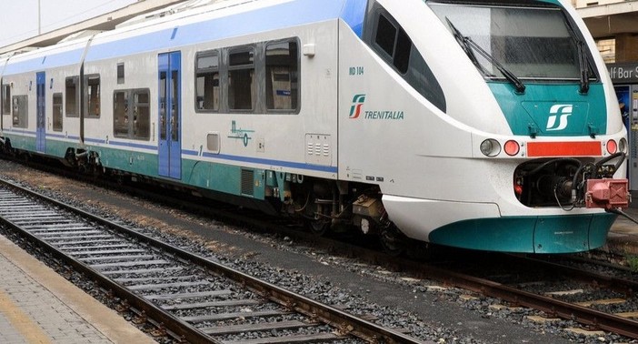 Uomo travolto e ucciso da un treno a Villastellone: morto Uomo travolto e ucciso da un treno a Villastellone: morto