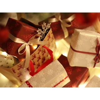 Idee regalo per Natale: dalla buona tavola ai weekend, 7 proposte per sorprendere Idee regalo per Natale: dalla buona tavola ai weekend, 7 proposte per sorprendere