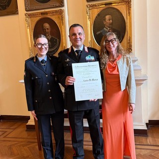 Il comandante Di Marco con la moglie Monica e la figlia Giada alla cerimonia