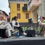 Monica Barotto, a destra, sul palco di Una Torre di Libri