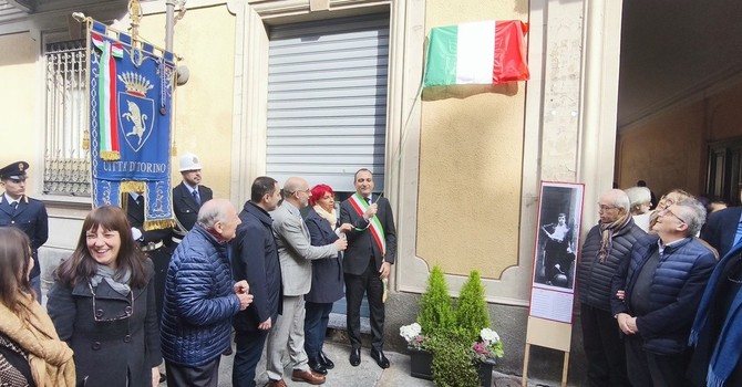 Scoperta la targa per Gipo Farassino