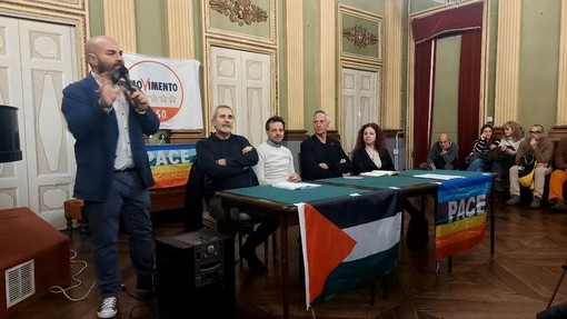 Cavaliere, in piedi Cavaliere, in piedi