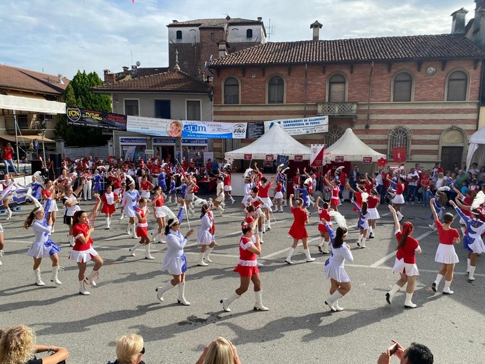 Spettacolo e sfilata tra le vie di Vigone per Santa Cecilia Spettacolo e sfilata tra le vie di Vigone per Santa Cecilia