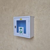 La cassetta vuota del defibrillatore